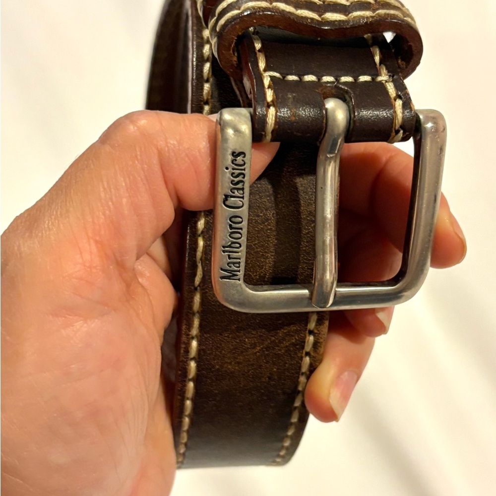 VINTAGE MARLBORO CLASSICS 100% LEATHER DISTRESSED BELT MADE IN ITALY